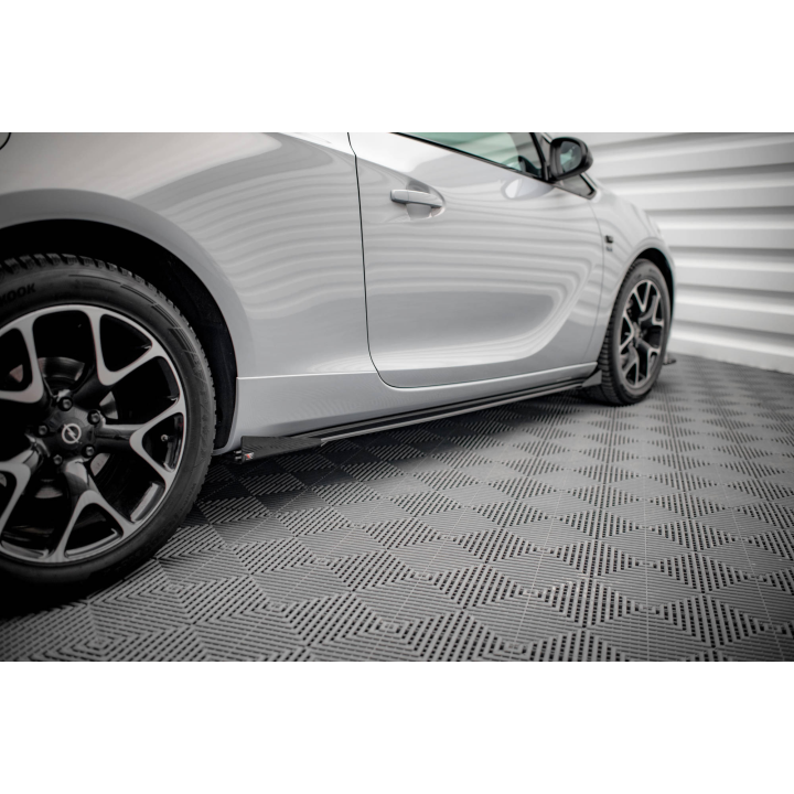 Dokładki progów Street Pro + Flaps Opel Astra GTC OPC-Line J
