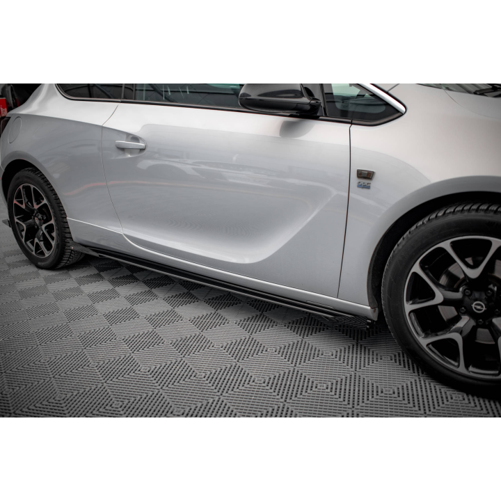 Dokładki progów Street Pro + Flaps Opel Astra GTC OPC-Line J