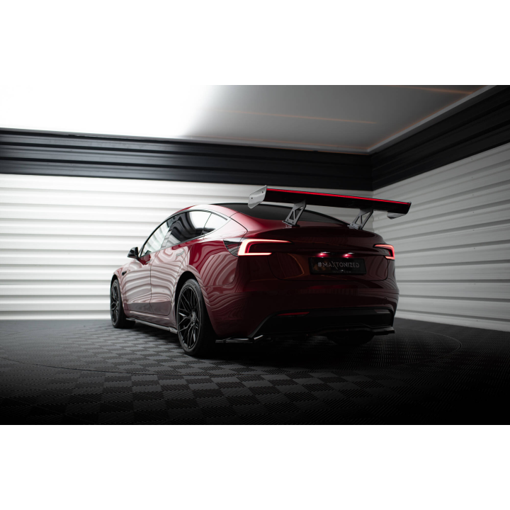 Karbonowy Spoiler + LED Tesla Model 3