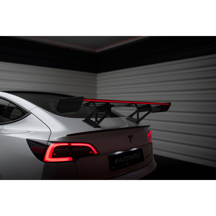 Karbonowy Spoiler + LED Tesla Model 3