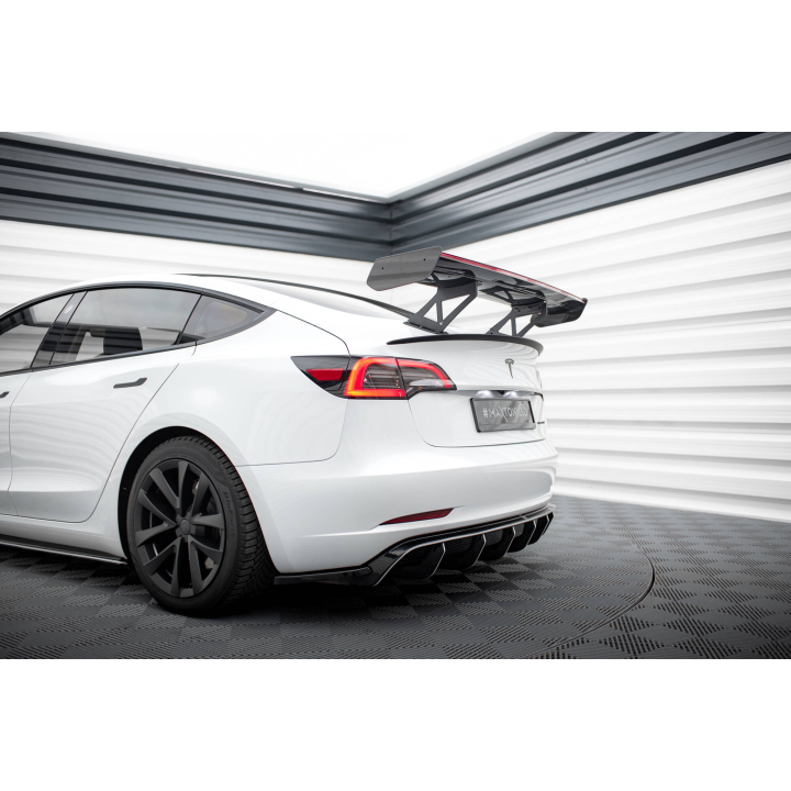 Karbonowy Spoiler + LED Tesla Model 3