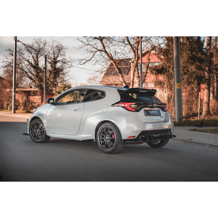 Dokładki progów Street Pro + Flaps Toyota GR Yaris MK4
