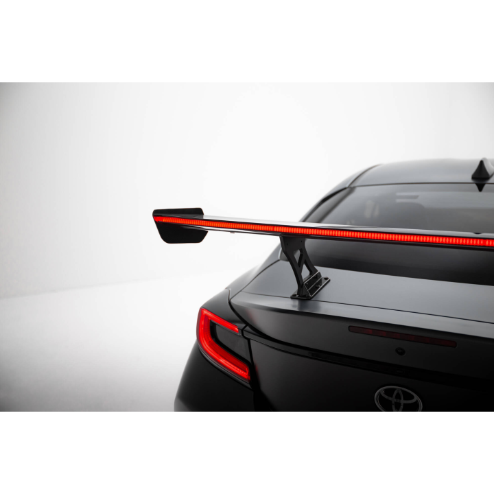 Karbonowy Spoiler Z Wewnętrznymi Wspornikami + LED Toyota GR86 / Subaru BRZ Mk2