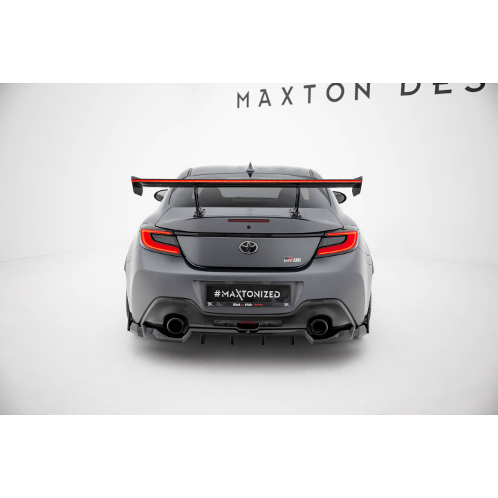 Karbonowy Spoiler Z Wewnętrznymi Wspornikami + LED Toyota GR86 / Subaru BRZ Mk2