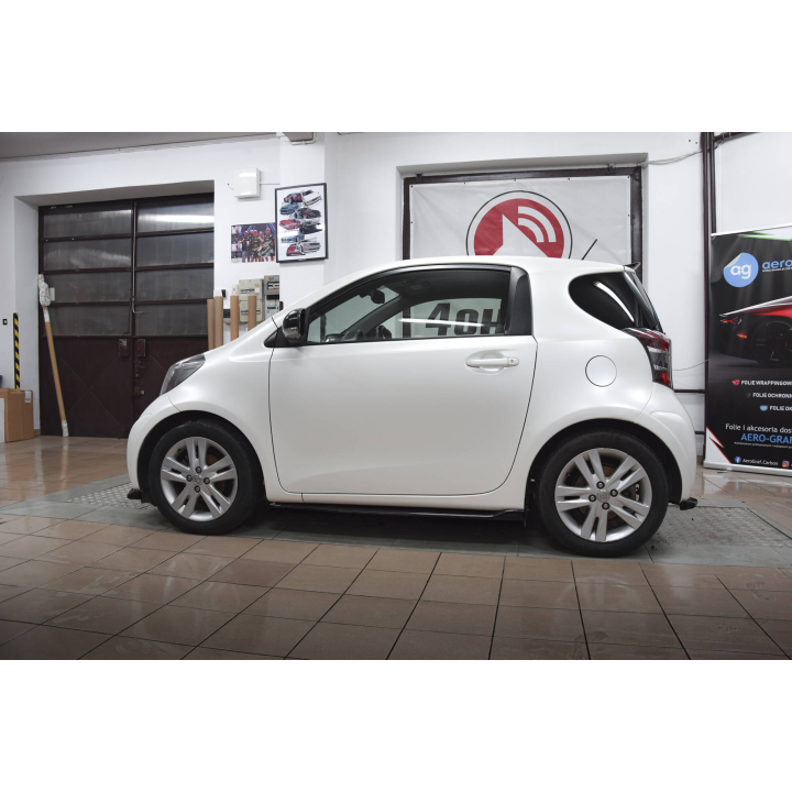 Dokładki Progów Toyota IQ