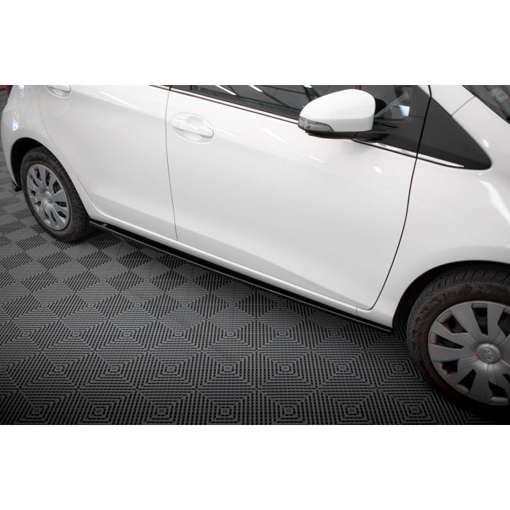 Dokładki Progów Toyota Yaris Mk3 Facelift