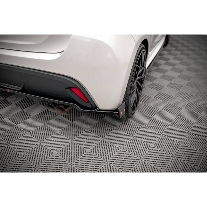 Splitter Tylny V.1 + Flaps Toyota Yaris Mk4