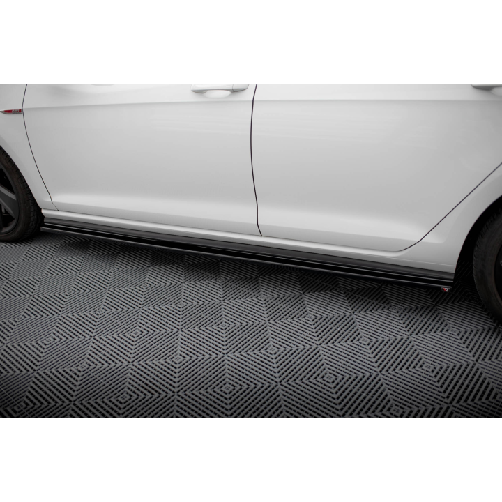 Dokładki Progów V.1 Volkswagen Golf GTI / GTD Mk7 / Mk7 Facelift (szerokie)
