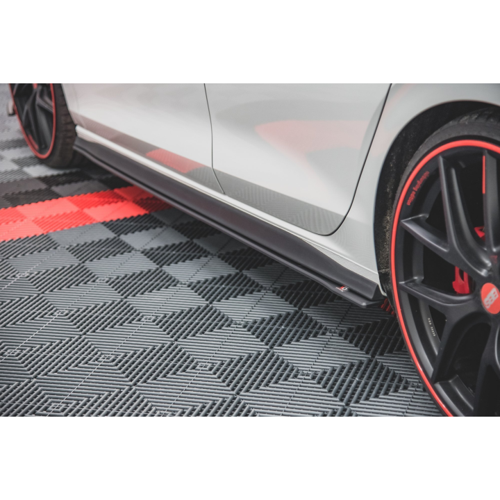 Dokładki progów Street Pro Volkswagen Golf GTI / GTE / GTI Clubsport / R-Line Mk8