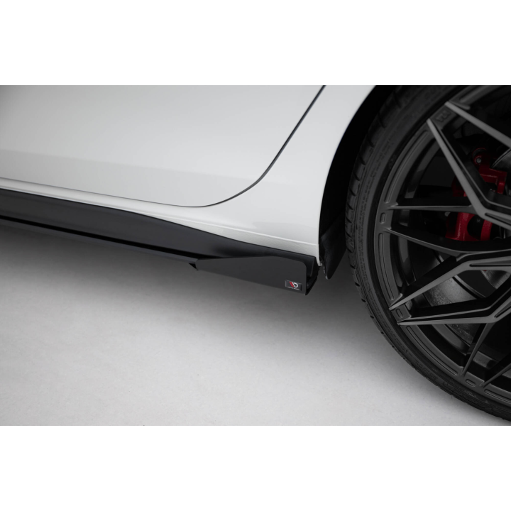 Dokładki progów Street Pro + Flaps Volkswagen Golf GTI Clubsport Mk8 Facelift