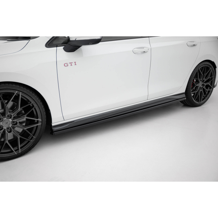 Dokładki Progów V.4 Volkswagen Golf GTI / GTE / GTI Clubsport / GTD / R-Line Mk8
