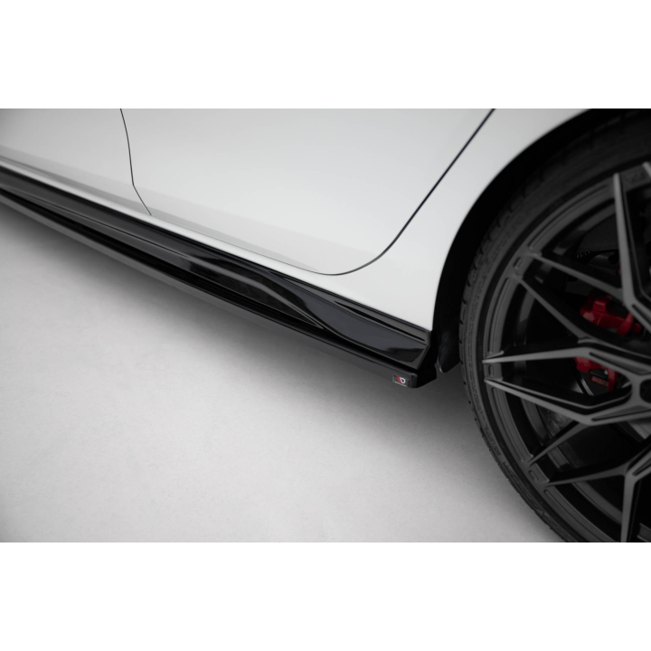 Dokładki Progów V.4 Volkswagen Golf GTI / GTE / GTI Clubsport / GTD / R-Line Mk8