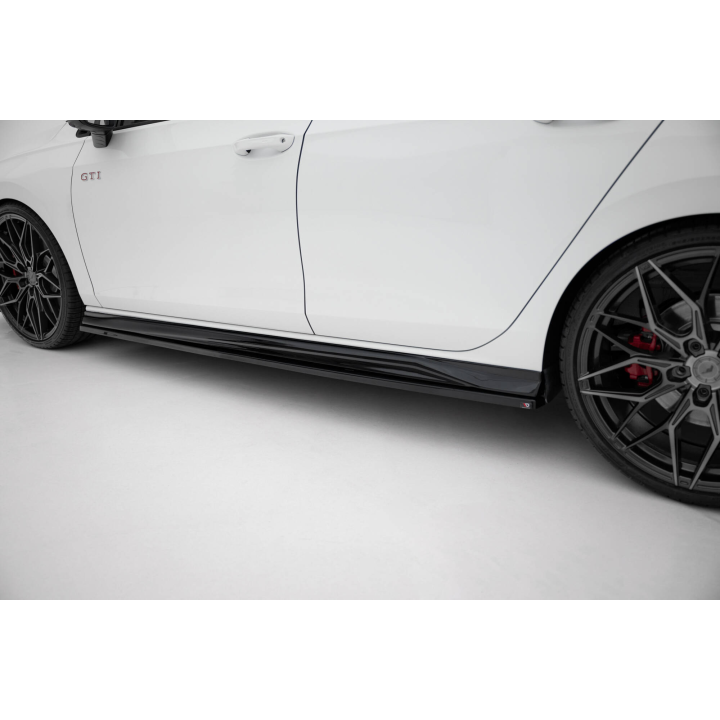 Dokładki Progów V.4 Volkswagen Golf GTI / GTE / GTI Clubsport / GTD / R-Line Mk8