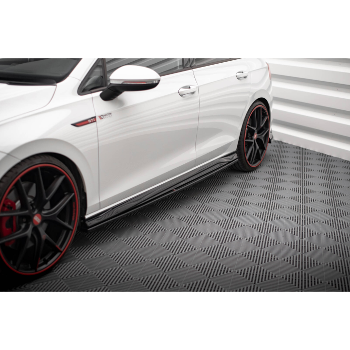 Dokładki Progów V.4 Volkswagen Golf GTI / GTE / GTI Clubsport / GTD / R-Line Mk8