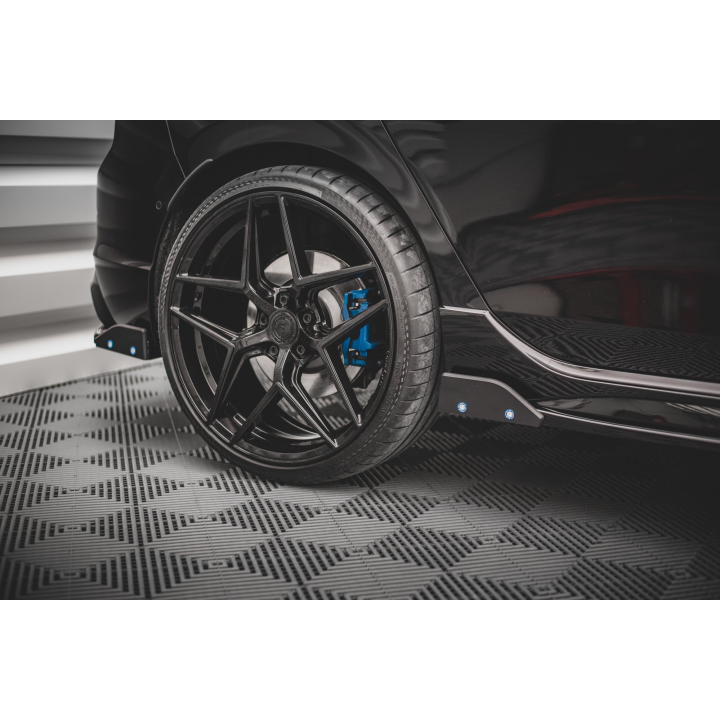 Splittery Tylne Boczne V.2 + Flaps Volkswagen Golf R Hatchback Mk8 Facelift  Produkt pasuje tylko z:   VW-GO-8-R-RS1G
