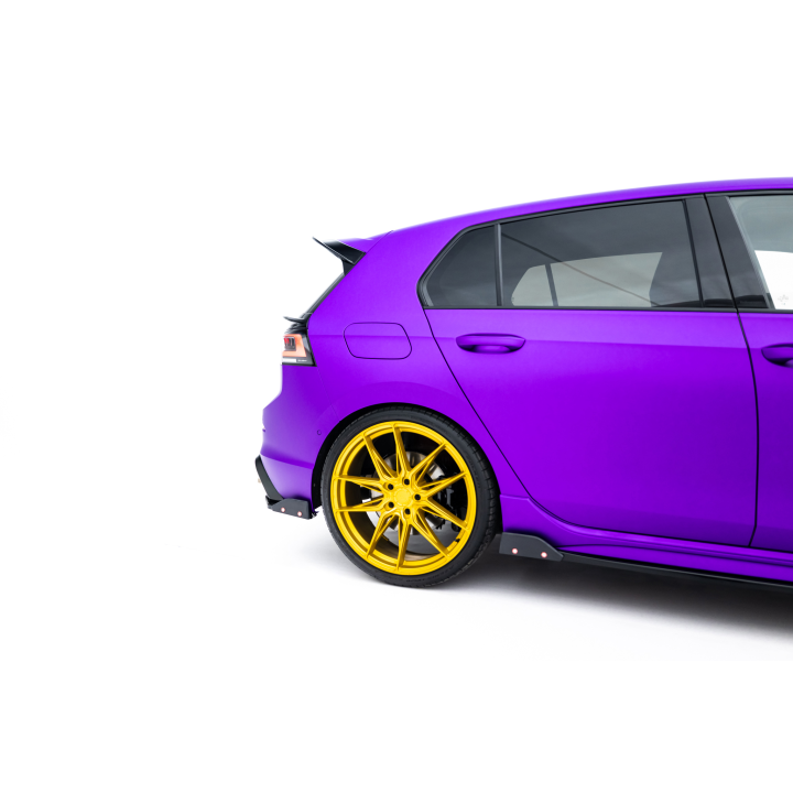Splittery Tylne Boczne V.6 + Flaps Volkswagen Golf R Hatchback Mk8 Facelift  Produkt pasuje tylko z:   VW-GO-8-R-RS2G
