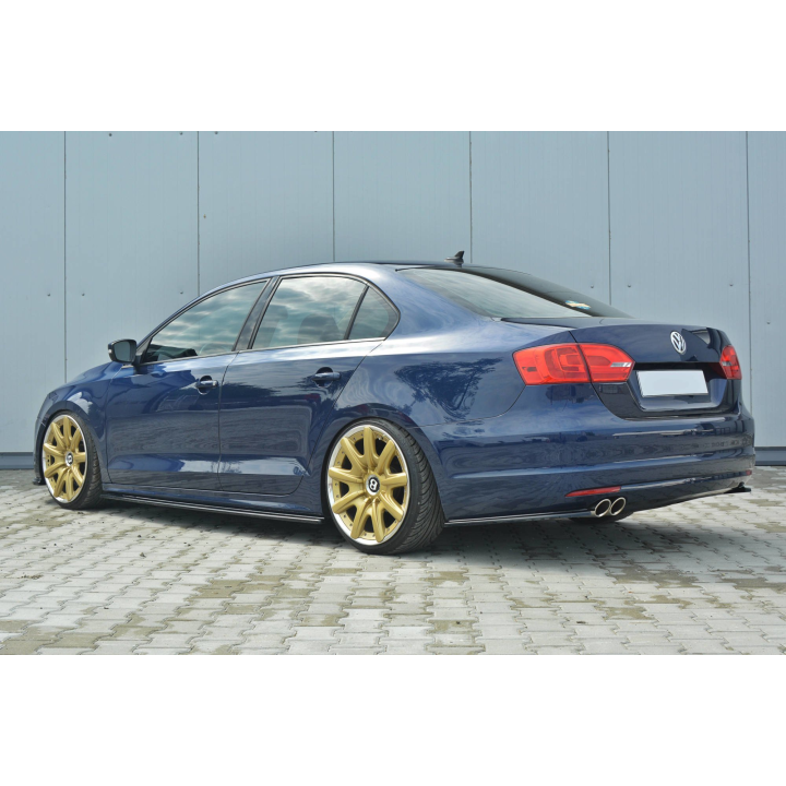 DOKŁADKI PROGÓW VW JETTA MK6 SEDAN PRZEDLIFT