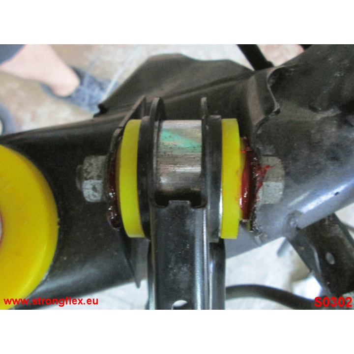 031590A: Tuleja wahacza tylnego SPORT Strongflex