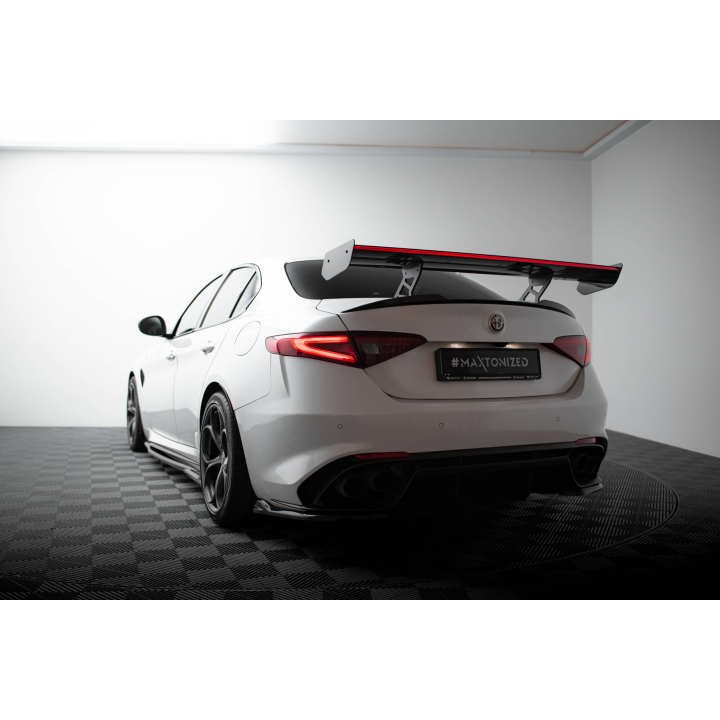 Karbonowy Spoiler + LED Alfa Romeo Giulia Quadrifoglio