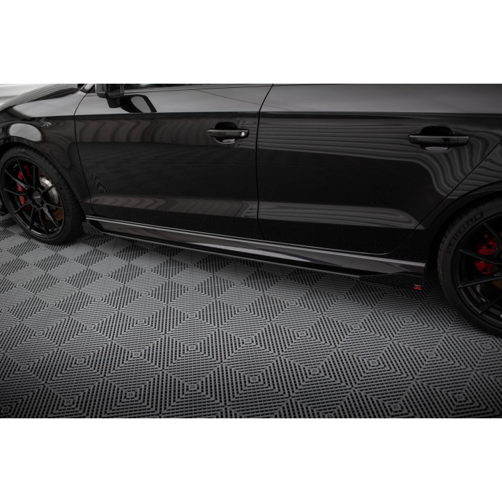 Dokładki progów Street Pro V.1 + Flaps Audi RS3 Sedan 8V Facelift