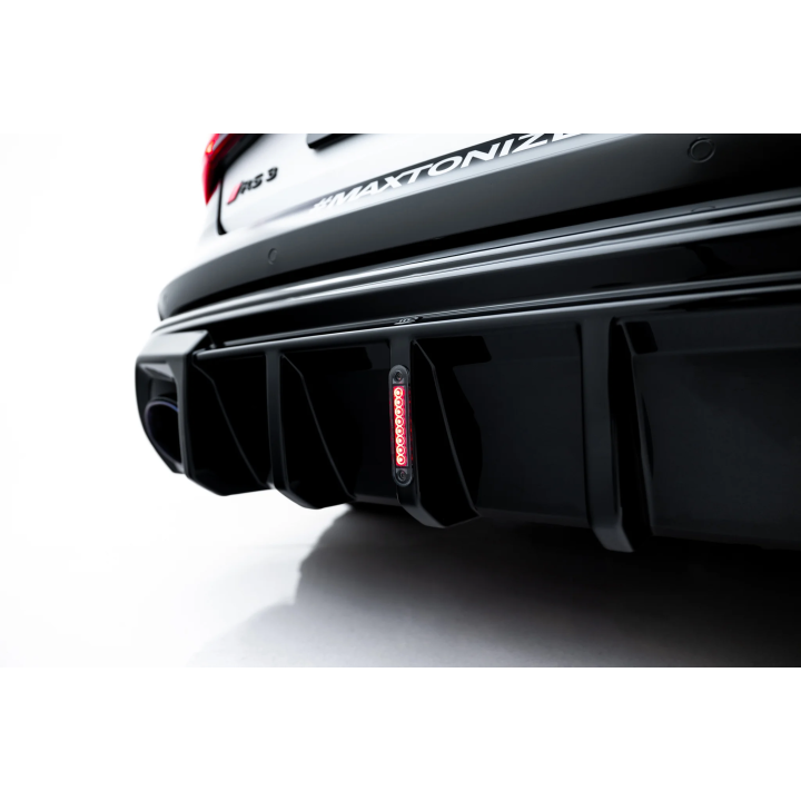 Dokładka Tylna Audi RS3 Sedan 8Y Facelift (Wersja ze światłem LED)