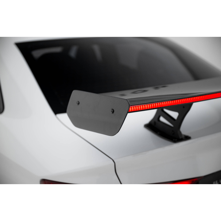Karbonowy Spoiler Z Wewnętrznymi Wspornikami + LED Audi A3 / A3 S-Line / S3 / RS3 Sedan 8V / 8V Facelift