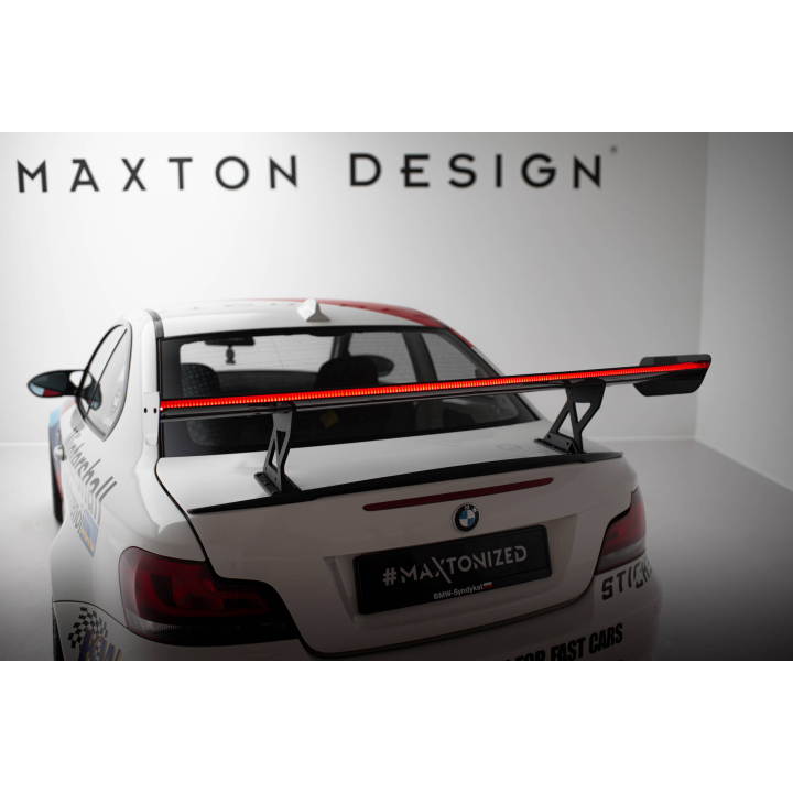 Karbonowy Spoiler Z Wewnętrznymi Wspornikami V.1 + LED BMW 1 M E82