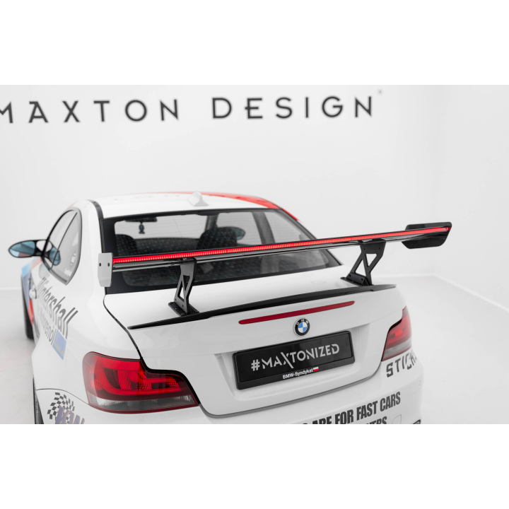 Karbonowy Spoiler Z Wewnętrznymi Wspornikami V.1 + LED BMW 1 M E82