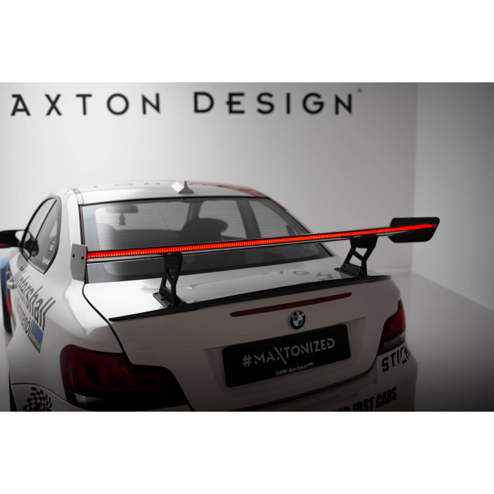 Karbonowy Spoiler Z Wewnętrznymi Wspornikami V.2 + LED BMW 1 M E82