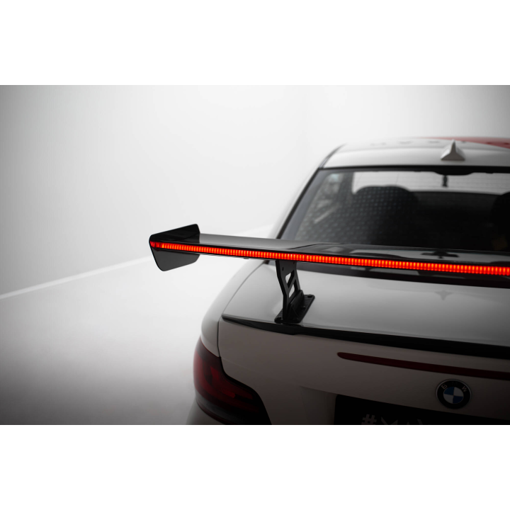 Karbonowy Spoiler Z Wewnętrznymi Wspornikami V.2 + LED BMW 1 M E82