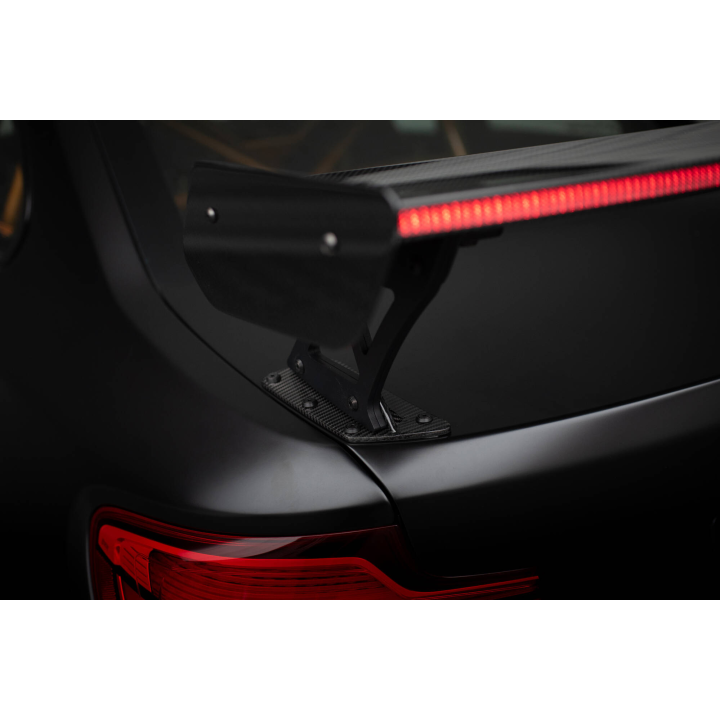 Karbonowy Spoiler Z Zewnętrznymi Wspornikami + LED BMW M2 F87 / 2 / 2 M-Pack F22