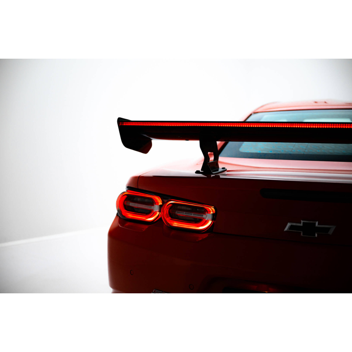 Karbonowy Spoiler Z Wewnętrznymi Wspornikami + LED Chevrolet Camaro SS Mk6 Facelift