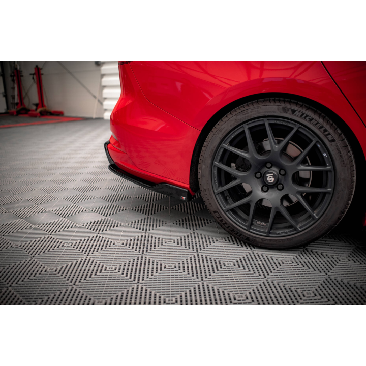 Splittery Tylne Boczne V.8 Ford Focus Estate ST Mk4