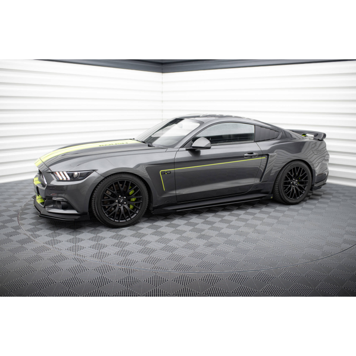 Dokładki progów Street Pro + Flaps Ford Mustang GT Mk6