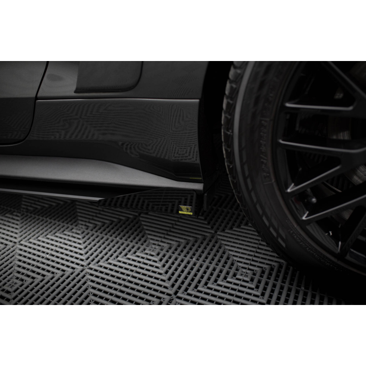 Dokładki progów Street Pro + Flaps Ford Mustang GT Mk6