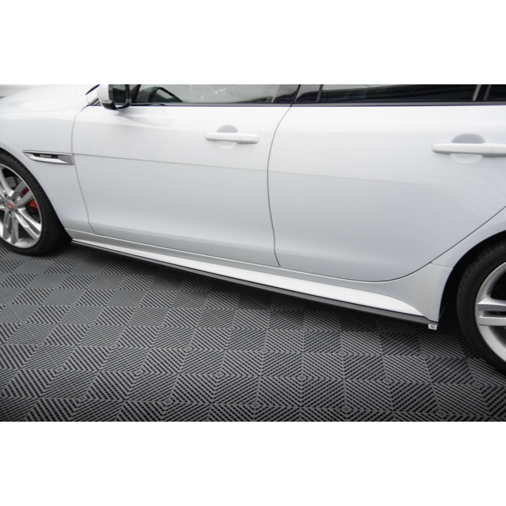 Dokładki Progów Jaguar XE R-Sport X760