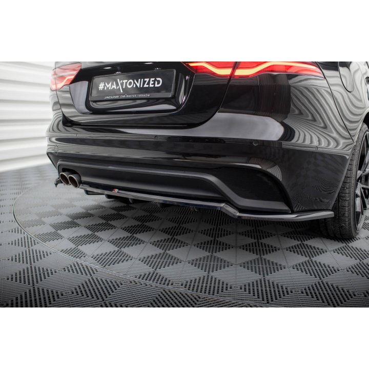 Zestaw Splitterów Jaguar XE X760 Facelift